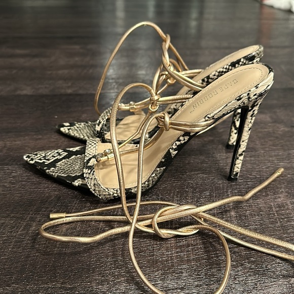 Snake Print heels - Picture 2 of 4